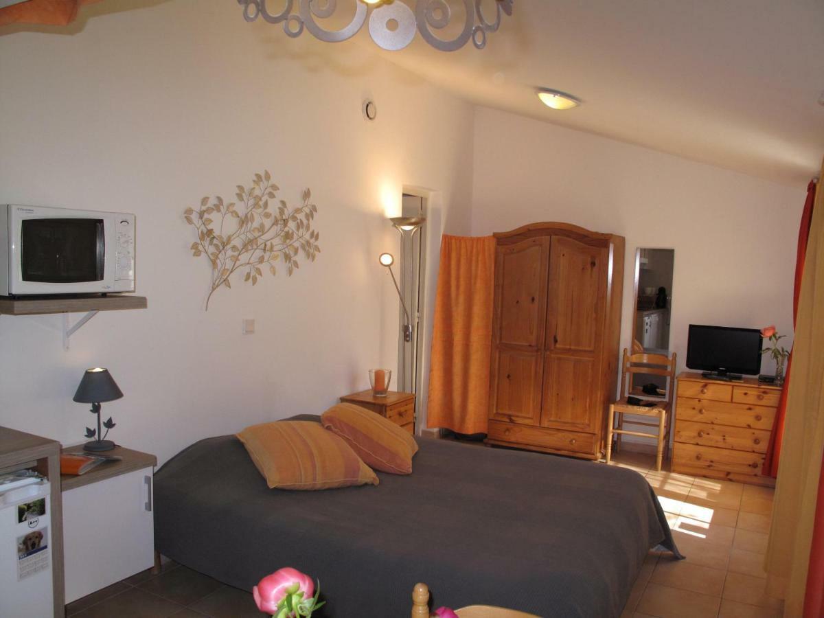 Residence Miro, Gites Avec Piscine Chauffee Et Tennis Les Arcs-sur-Argens Екстериор снимка