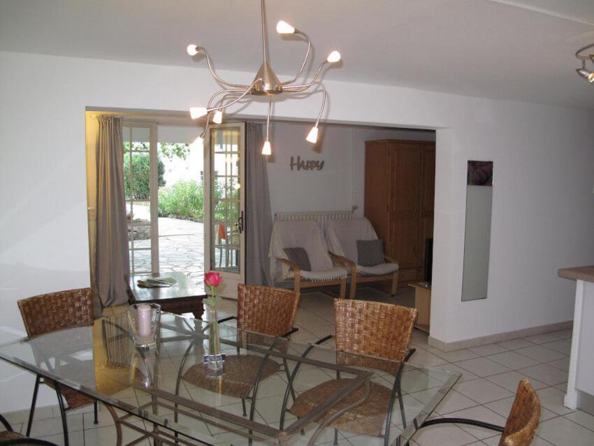Residence Miro, Gites Avec Piscine Chauffee Et Tennis Les Arcs-sur-Argens Екстериор снимка